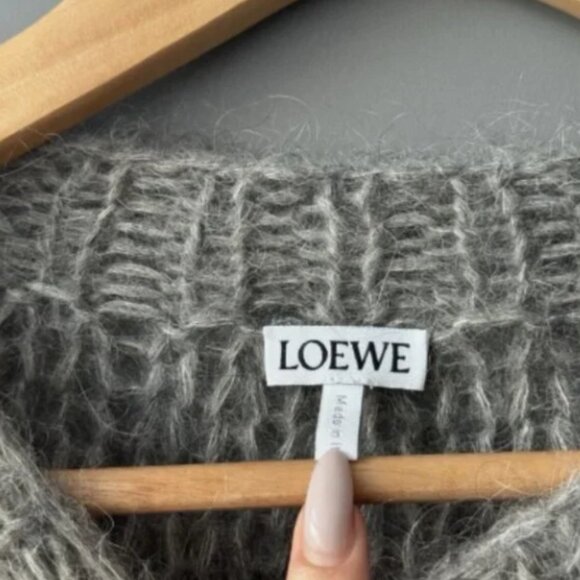 NEW Loewe Anagram Cable-Knit Sleeve Sweater in gray - Picture 5 of 7